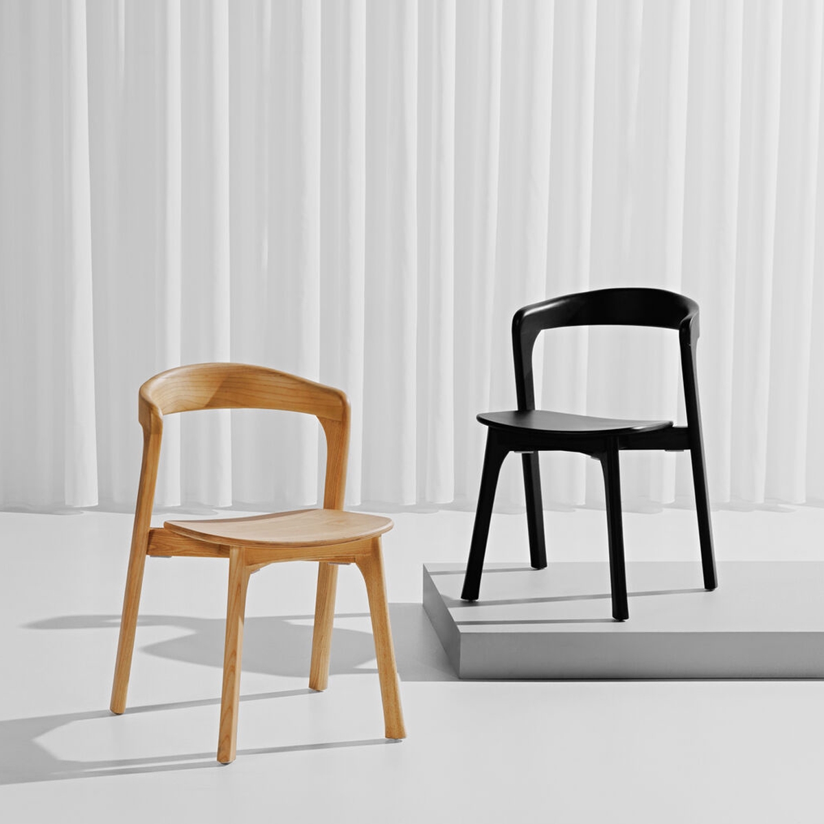 Black Tray Chair