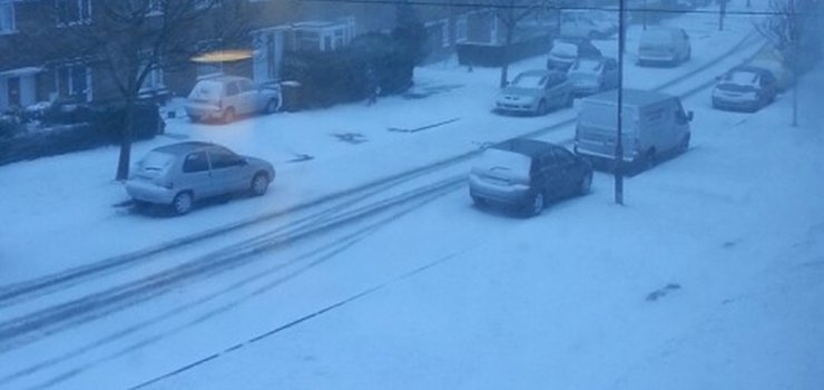 Furniture Hire UK plough on through the snow Furniture Hire UK plough on through the snow