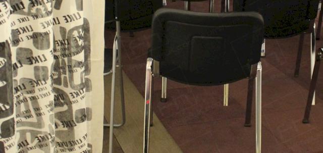Art Collections and Chair Hire https://mill-media.s3.eu-west-2.amazonaws.com/furniture-hire-uk/article_additional/art-collection-and-chair-hire1/art-collection-and-chair-hire1-740x350.jpg - Rubber footing protects carpets.