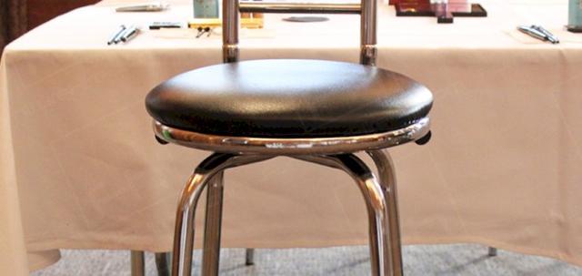 Beauty Event https://mill-media.s3.eu-west-2.amazonaws.com/furniture-hire-uk/article_additional/beauty-event-1/beauty-event-1-740x350.jpg - Padding seating to keep models comfy.