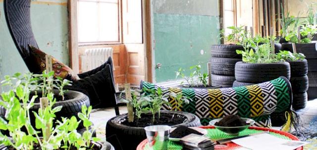 Clerkenwell Design Week https://mill-media.s3.eu-west-2.amazonaws.com/furniture-hire-uk/article_additional/clerkenwell-design-week10/clerkenwell-design-week10-740x350.jpg - Bring a bit of the great outdoors inside by recycling old tyres