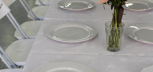 Corporate London Lunch https://mill-media.s3.eu-west-2.amazonaws.com/furniture-hire-uk/article_additional/corporate-lunch-london8/corporate-lunch-london8-740x350.jpg - White plates complement our white furniture.
