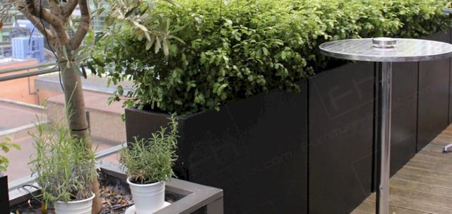 Exclusive Party Vibe https://mill-media.s3.eu-west-2.amazonaws.com/furniture-hire-uk/article_additional/exclusive-party-vibe10/exclusive-party-vibe10-740x350.jpg - Chrome poseur tables to enjoy those balcony views.