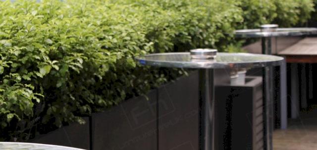 Exclusive Party Vibe https://mill-media.s3.eu-west-2.amazonaws.com/furniture-hire-uk/article_additional/exclusive-party-vibe11/exclusive-party-vibe11-740x350.jpg - Chrome finish adds style to outdoor parties.