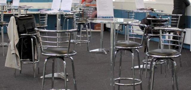 Learning Network https://mill-media.s3.eu-west-2.amazonaws.com/furniture-hire-uk/article_additional/hackney-learning2/hackney-learning2-740x350.jpg - Smart networking surfaces via our chrome poseur tables.