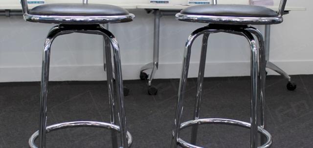 Learning Network https://mill-media.s3.eu-west-2.amazonaws.com/furniture-hire-uk/article_additional/hackney-learning5/hackney-learning5-740x350.jpg - Padded stools for those professional networking events.