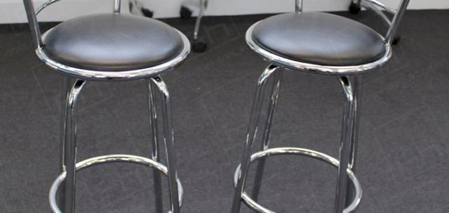 Learning Network https://mill-media.s3.eu-west-2.amazonaws.com/furniture-hire-uk/article_additional/hackney-learning6/hackney-learning6-740x350.jpg - Stools work for those bigger & smaller meetings.