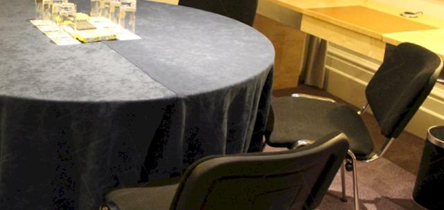 Hotel Meetings and Conferences https://mill-media.s3.eu-west-2.amazonaws.com/furniture-hire-uk/article_additional/hotel-meetings4/hotel-meetings4-740x350.jpg - Refreshment glasses at the ready!