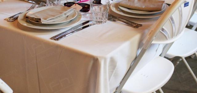 London Wedding https://mill-media.s3.eu-west-2.amazonaws.com/furniture-hire-uk/article_additional/london-wedding11/london-wedding11-740x350.jpg - Light finishes create a modern look.