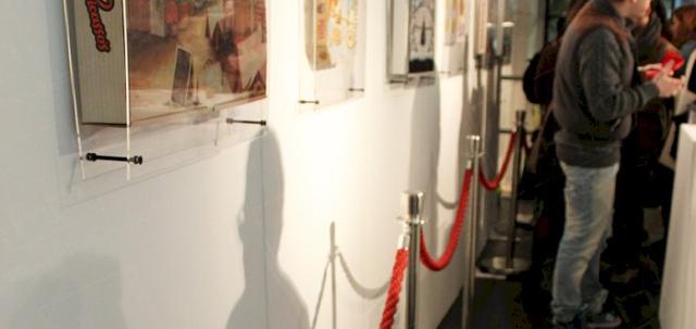 Pizza Exhibition https://mill-media.s3.eu-west-2.amazonaws.com/furniture-hire-uk/article_additional/pizza-exhibition3/pizza-exhibition3-740x350.jpg - Ropes & poles protecting exhibits.