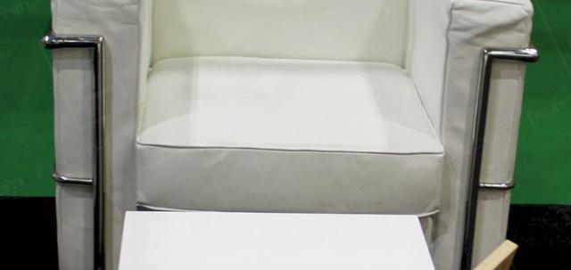 Sofa Hire at Exhibitions https://mill-media.s3.eu-west-2.amazonaws.com/furniture-hire-uk/article_additional/sofa-hire-at-exhibitions3/sofa-hire-at-exhibitions3-740x350.jpg - Sofas in white to enhance your clean and fresh approach