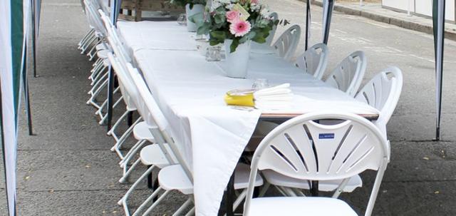 Street Party https://mill-media.s3.eu-west-2.amazonaws.com/furniture-hire-uk/article_additional/street-party7/street-party7-740x350.jpg - White linen & seating for a summer picnic vibe.