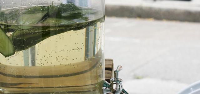 Street Party https://mill-media.s3.eu-west-2.amazonaws.com/furniture-hire-uk/article_additional/street-party9/street-party9-740x350.jpg - Help yourself drinks for an informal feel.