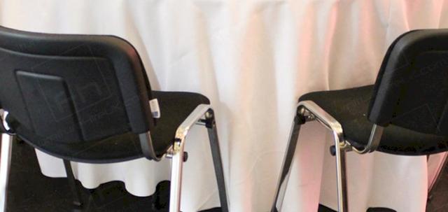 Team Meetings https://mill-media.s3.eu-west-2.amazonaws.com/furniture-hire-uk/article_additional/team-meetings3/team-meetings3-740x350.jpg - Add centrepieces to meeting tables for a sophisticated look.