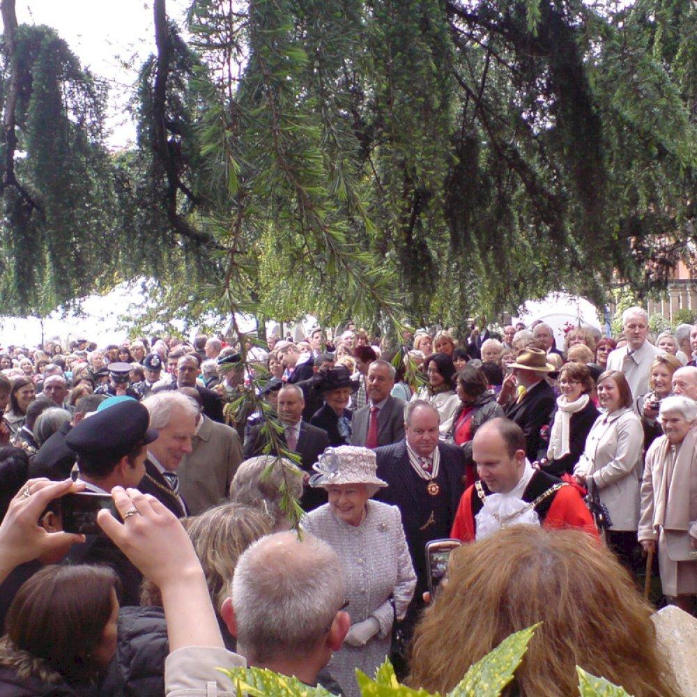 Diamond Jubilee 2012 - a very special guest arrives!