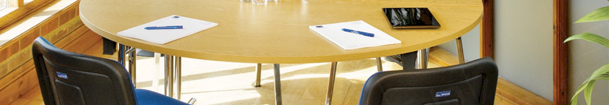 circular meeting table