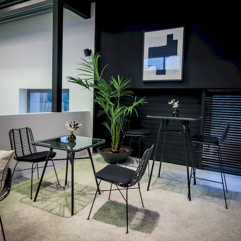 Miami Black Bistro Package