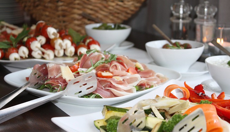 How To Style The Perfect Buffet Table